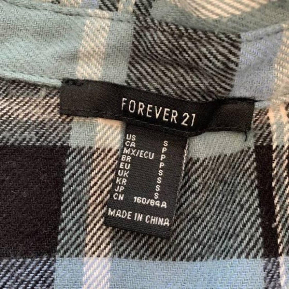 Cropped Flannel - Picture 3 of 3
